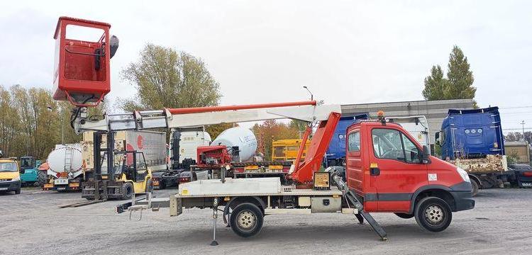 IVECO 35S AVEC NACELLE 16M  – NON ROULANT -TREUIL  DD-705-AF