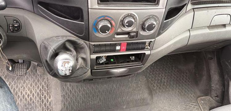 IVECO 35S AVEC NACELLE 16M  – NON ROULANT -TREUIL  DD-705-AF