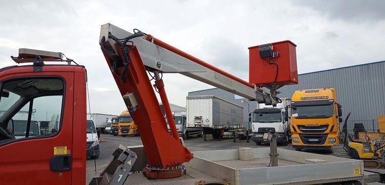 IVECO 35S AVEC NACELLE 16M  – NON ROULANT -TREUIL  DD-705-AF