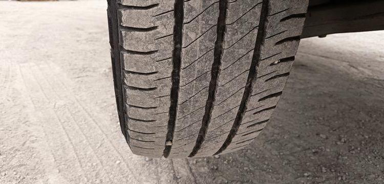 IVECO 35S AVEC NACELLE 16M  – NON ROULANT -TREUIL  DD-705-AF