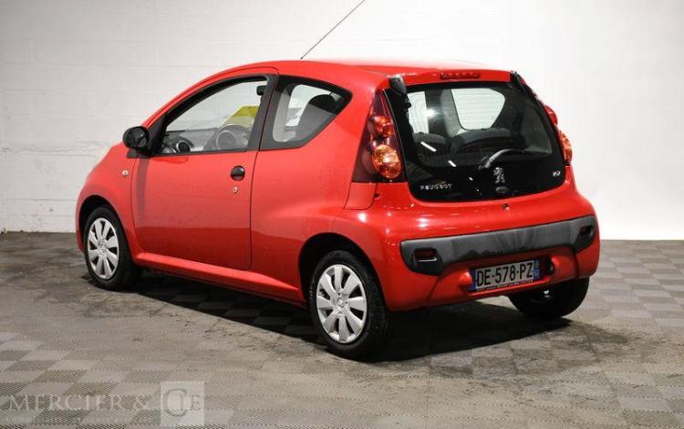 PEUGEOT 107 1,0 70 URBAN ROUGE DE-578-PZ