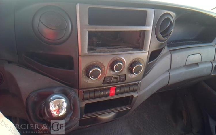 IVECO 35C13 BENNE DOUBLE CABINE ROUGE DG-522-CM