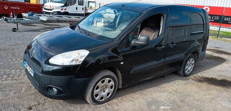 PEUGEOT PARTNER CABINE APPROFONDIE 1.6 HDI 90 121L2 NOIR DK-115-FP