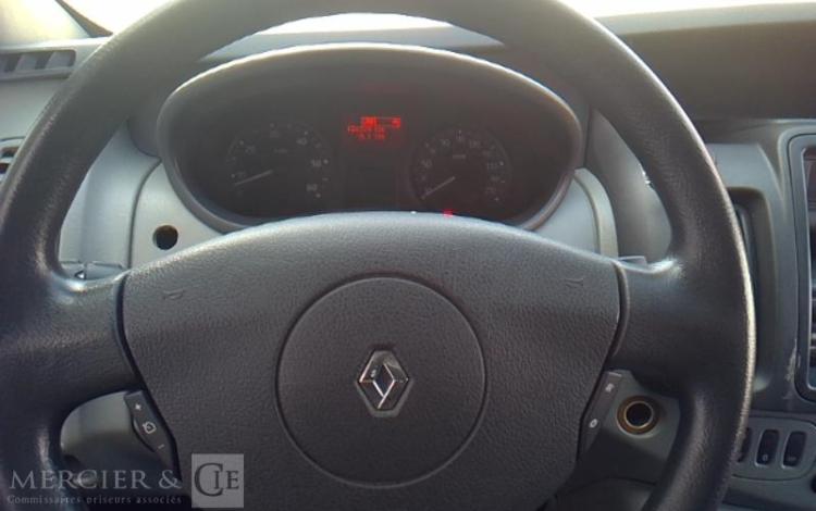 RENAULT TRAFIC II  DL-423-VG