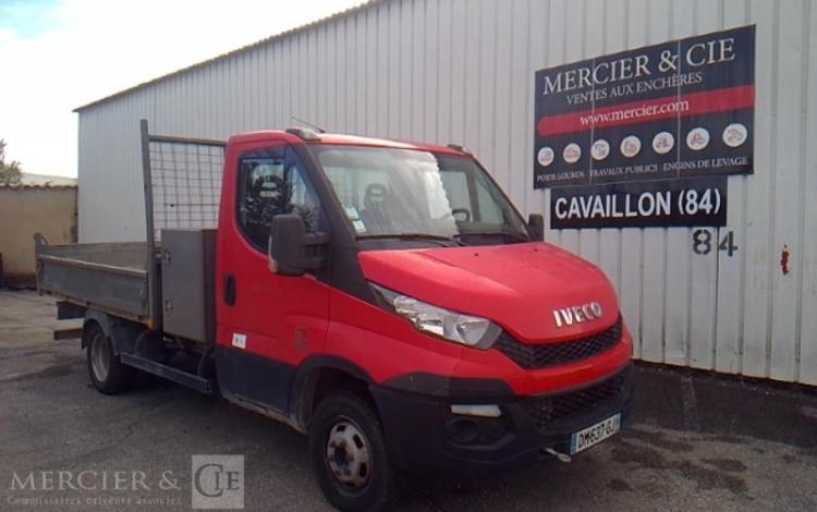 IVECO 35C  BENNE SIMPLE CABINE COFFRE – 35C13.6 – NON ROULANT  DM-637-GJ