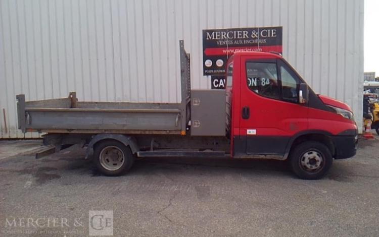 IVECO 35C  BENNE SIMPLE CABINE COFFRE – 35C13.6 – NON ROULANT  DM-637-GJ