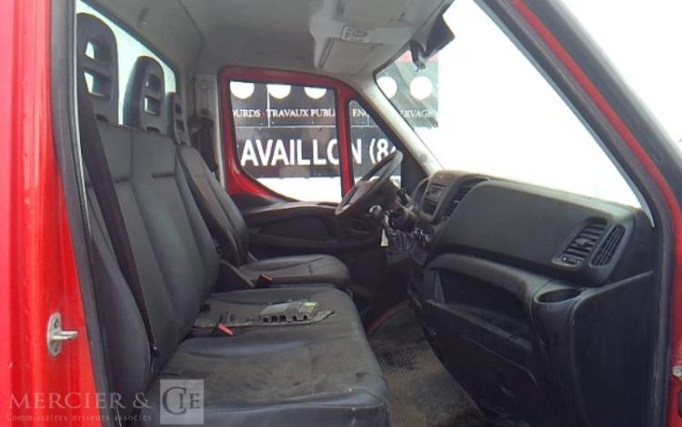 IVECO 35C  BENNE SIMPLE CABINE COFFRE – 35C13.6 – NON ROULANT  DM-637-GJ
