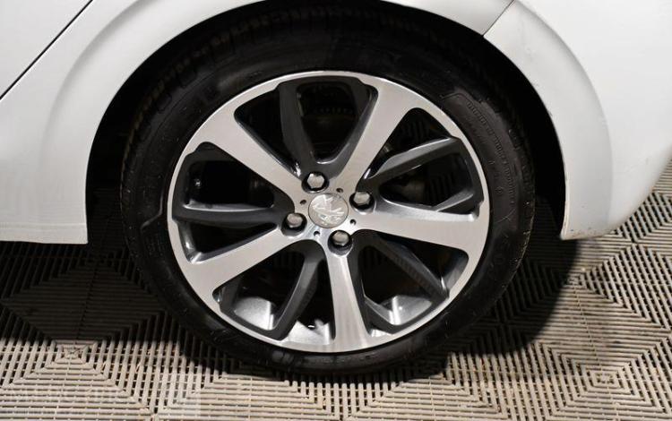 PEUGEOT 208 1,6 VTI 120CH FELINE BLANC DQ-471-WM
