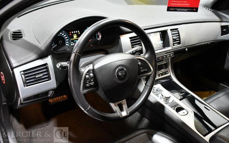 JAGUAR XF 3,0 D 240 LUXURY PREMIUM BVA NOIR DQ-879-VP