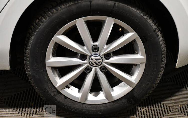 VOLKSWAGEN GOLF VII 1.2 TSI 105CH BLUEMOTION CONFORT LINE BLANC DR-195-AA
