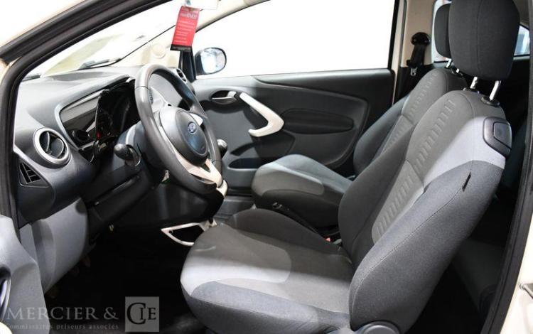 FORD KA 1,2 70 TITANIUM BLANC DR-258-ZN