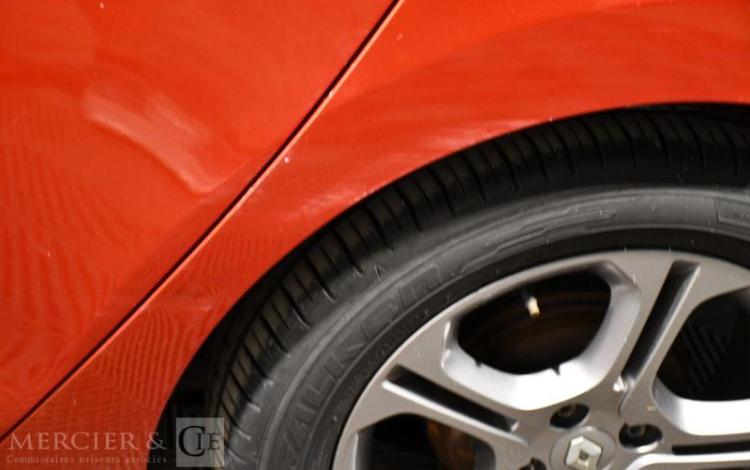 RENAULT CLIO ZEN DCI 90 ECO2 90G ROUGE DR-519-VG