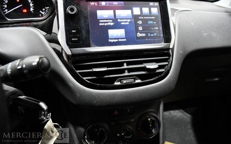 PEUGEOT 208 1.6 BLUEHDI 100 BUSINESS GRIS DV-033-EZ