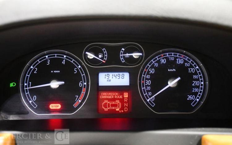 RENAULT LAGUNA 2,0 135 CH GRIS DV-650-RK