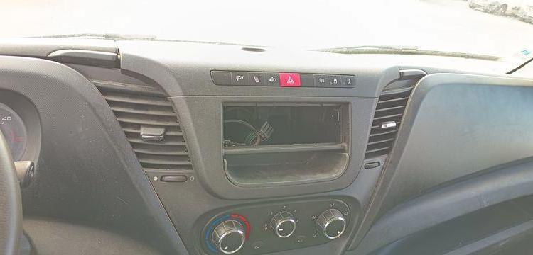 IVECO 35C DOUBLE CABINE BENNE  DV-824-LQ
