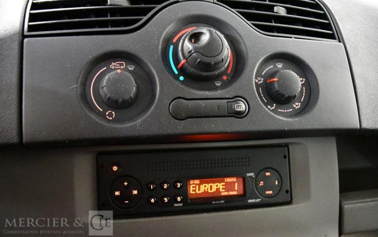 RENAULT KANGOO BLANC DV-838-YP