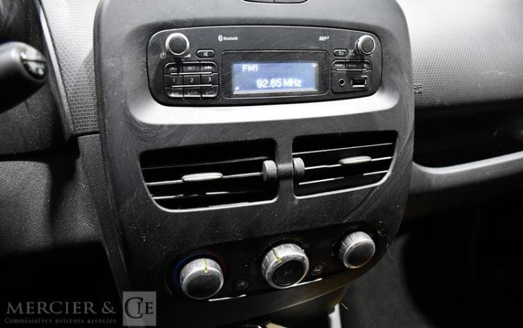 RENAULT CLIO BLANC DY-233-WD