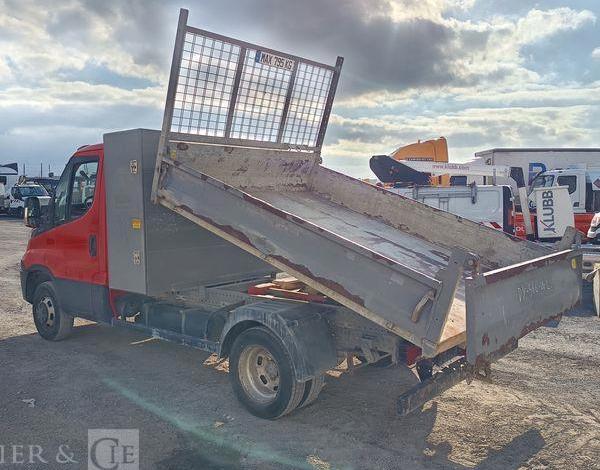 IVECO DAILY 35C – CAMION BENNE SIMPLE CAB COFFRE  DY-566-WL