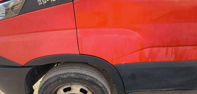 IVECO DAILY 35C – CAMION BENNE SIMPLE CAB COFFRE  DY-566-WL