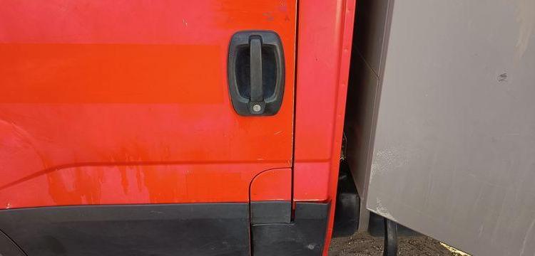 IVECO DAILY 35C – CAMION BENNE SIMPLE CAB COFFRE  DY-566-WL