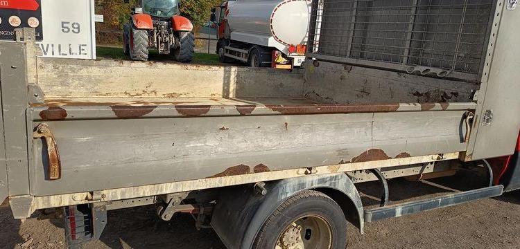 IVECO DAILY 35C – CAMION BENNE SIMPLE CAB COFFRE  DY-566-WL