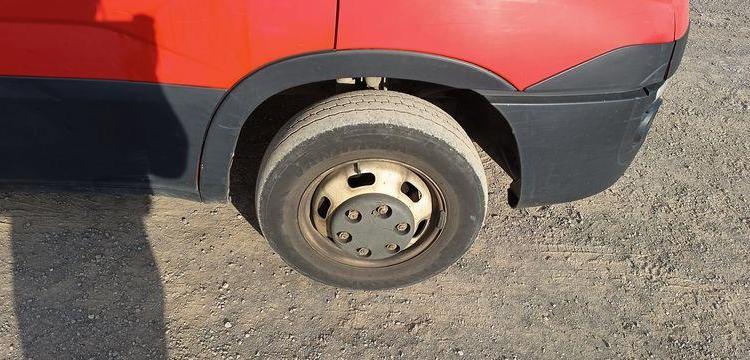 IVECO DAILY 35C – CAMION BENNE SIMPLE CAB COFFRE  DY-566-WL