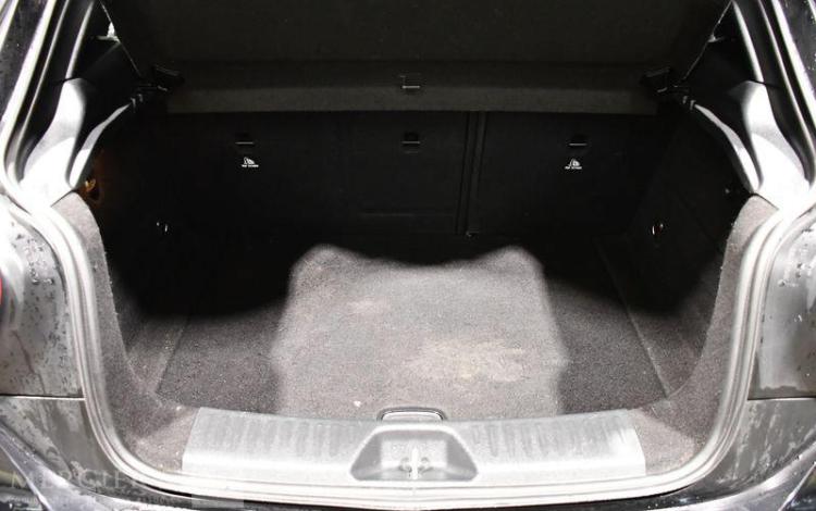 MERCEDES CLASSE A NOIR DZ-313-EM