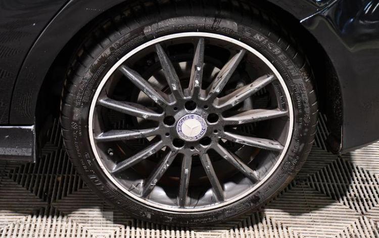 MERCEDES CLASSE A NOIR DZ-313-EM