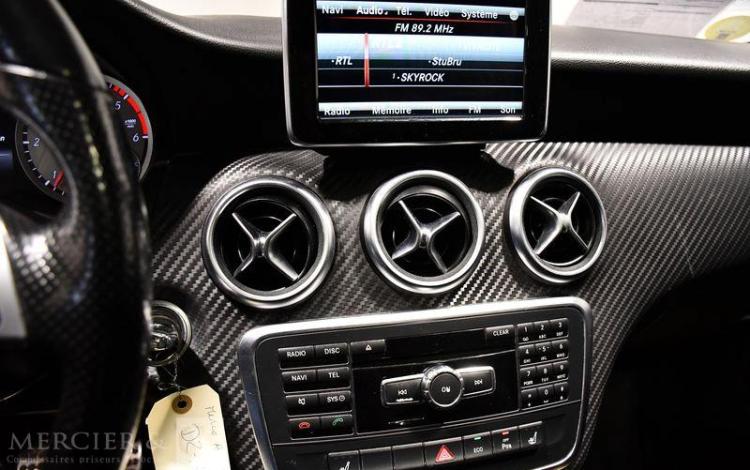 MERCEDES CLASSE A NOIR DZ-313-EM