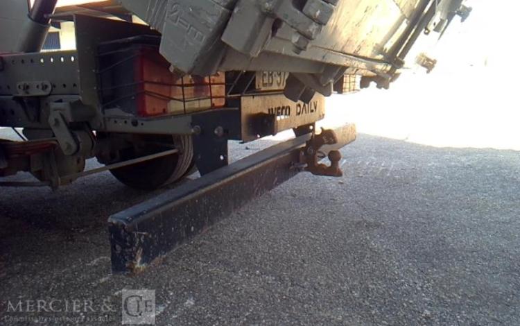 IVECO 35C13  BENNE SIMPLE CAB COFFRE  EB-977-AW