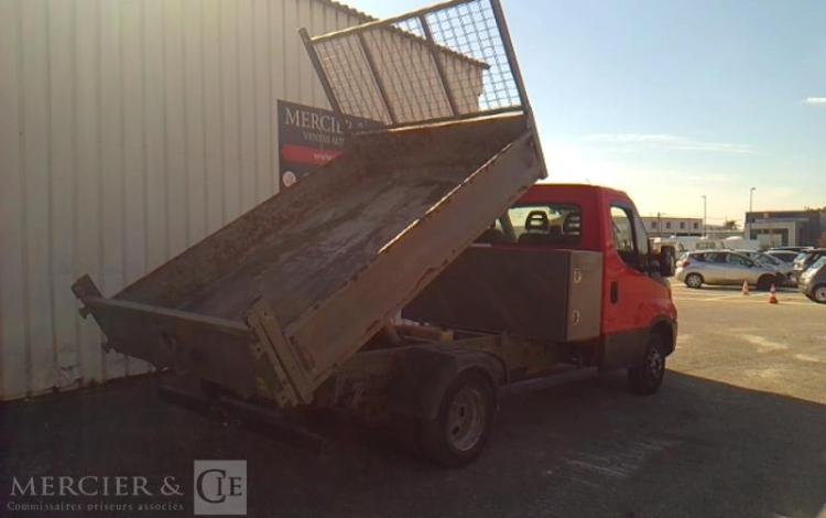 IVECO 35C13  BENNE SIMPLE CAB COFFRE  EB-977-AW