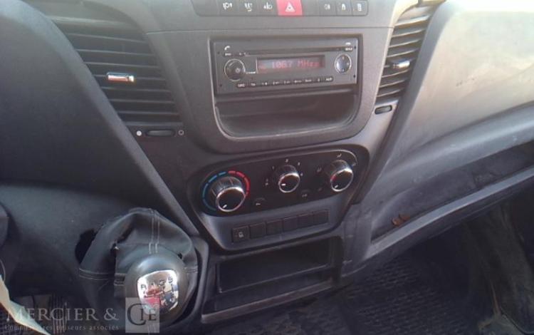 IVECO 35C13  BENNE SIMPLE CAB COFFRE  EB-977-AW