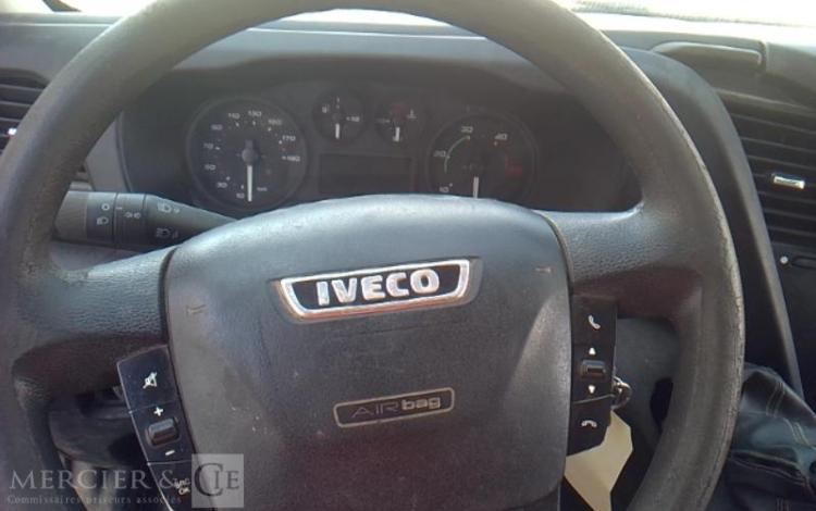 IVECO 35C13  BENNE SIMPLE CAB COFFRE  EB-977-AW