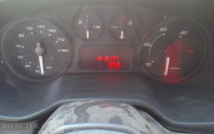 IVECO 35C13  BENNE SIMPLE CAB COFFRE  EB-977-AW