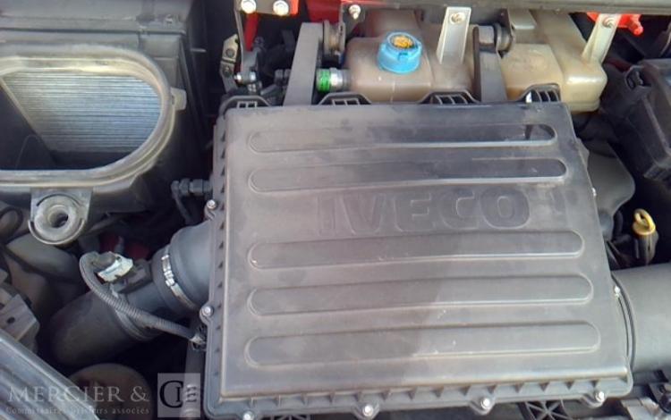 IVECO 35C13  BENNE SIMPLE CAB COFFRE  EB-977-AW