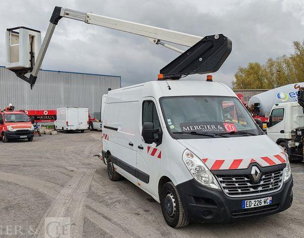 RENAULT MASTER  AVEC NACELLE 12 A  14 M  ED-226-WC