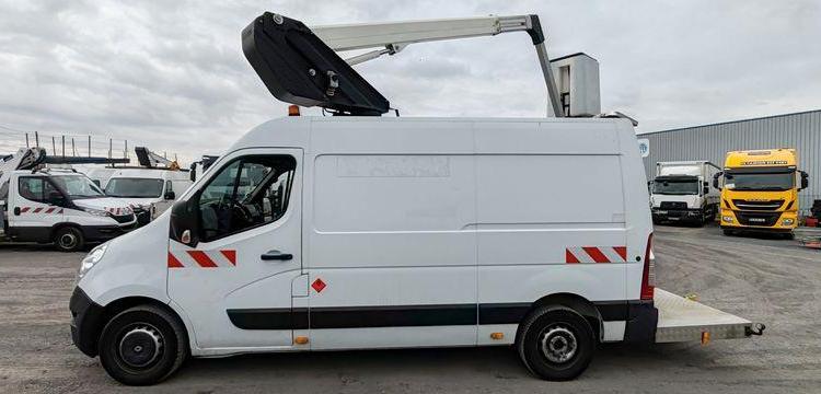 RENAULT MASTER  AVEC NACELLE 12 A  14 M  ED-226-WC