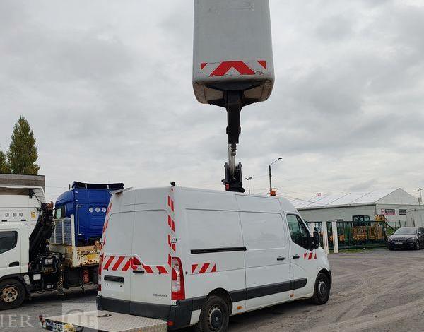 RENAULT MASTER  AVEC NACELLE 12 A  14 M  ED-226-WC