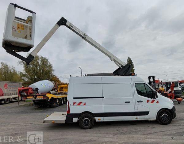 RENAULT MASTER  AVEC NACELLE 12 A  14 M  ED-226-WC
