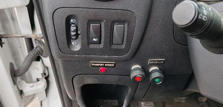RENAULT MASTER  AVEC NACELLE 12 A  14 M  ED-226-WC