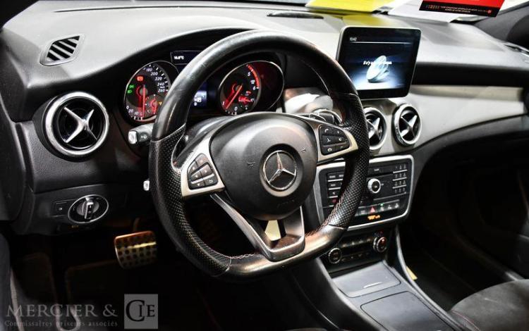 MERCEDES CLASSE GLA  EF-069-LE
