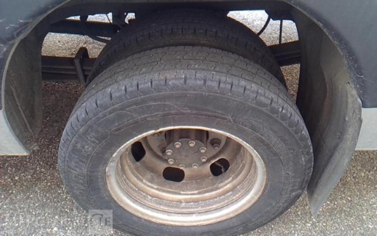 NISSAN NV400 GRIS EJ-761-NT