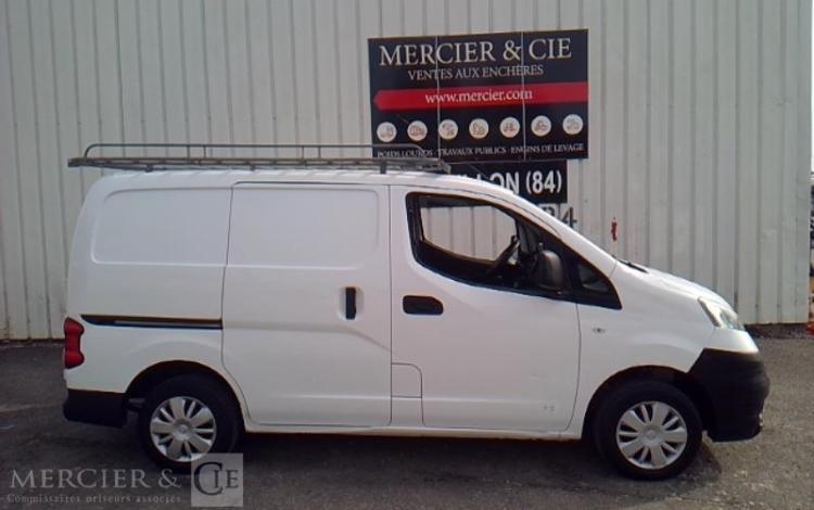 NISSAN NV200 BLANC EJ-972-MQ