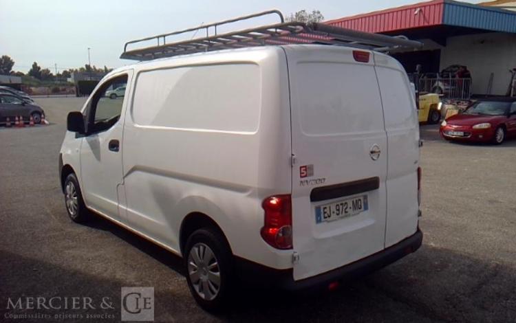 NISSAN NV200 BLANC EJ-972-MQ