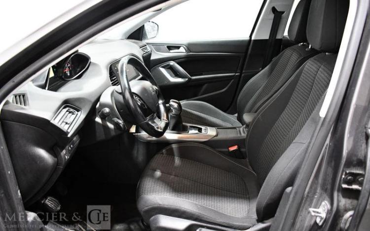 PEUGEOT 308 1,2 e-THP STYLE GRIS EK-702-NA