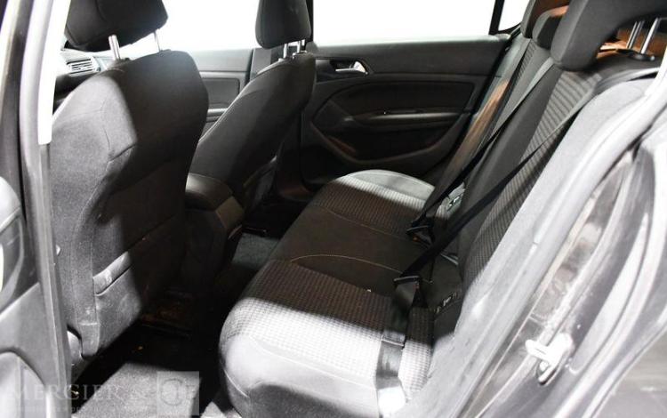 PEUGEOT 308 1,2 e-THP STYLE GRIS EK-702-NA