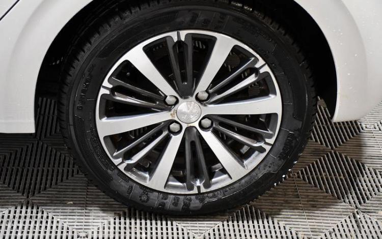 PEUGEOT 208 .2 PURETECH 110 ALLURE BLANC EQ-784-FY