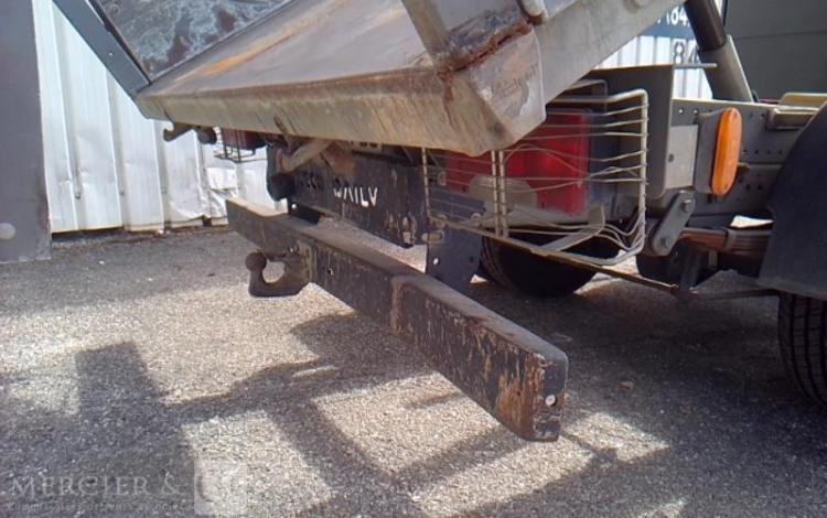 IVECO 35-120 BENNE SIMPLE CABINE COFFRE ROUGE ES-987-DJ