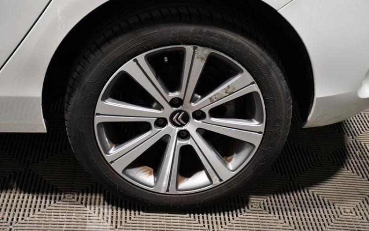 CITROEN C4 1.2 PURETECH 130 MILLENIUM BLANC ET-750-VN