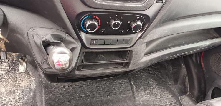 IVECO 35C12 BENNE SIMPLE CABINE COFFRE  EV-958-JS